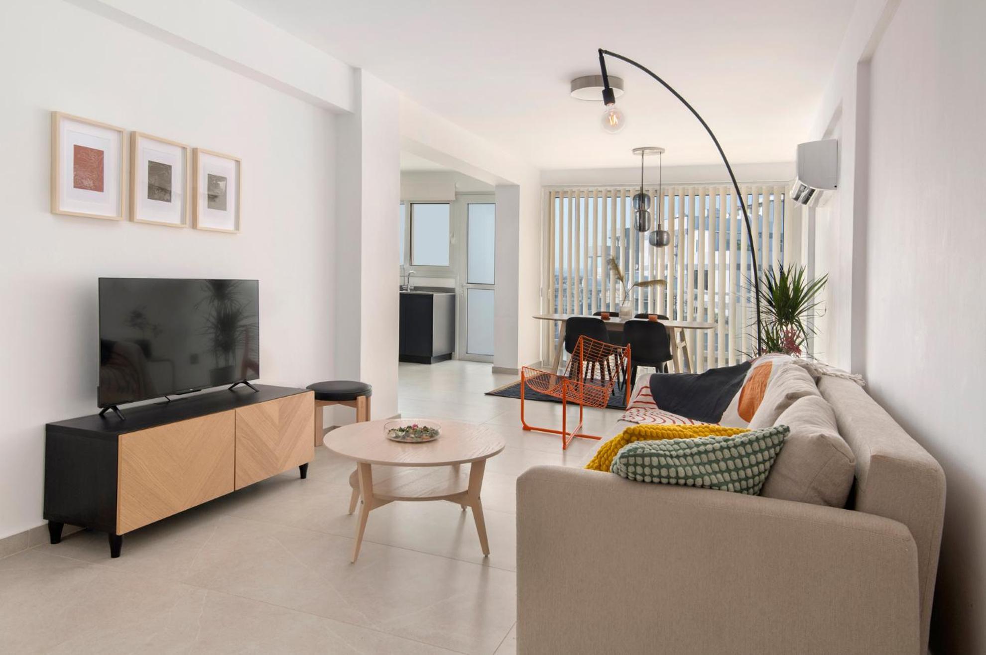 Amazing Two Bedroom Apartment Larnaca Bagian luar foto