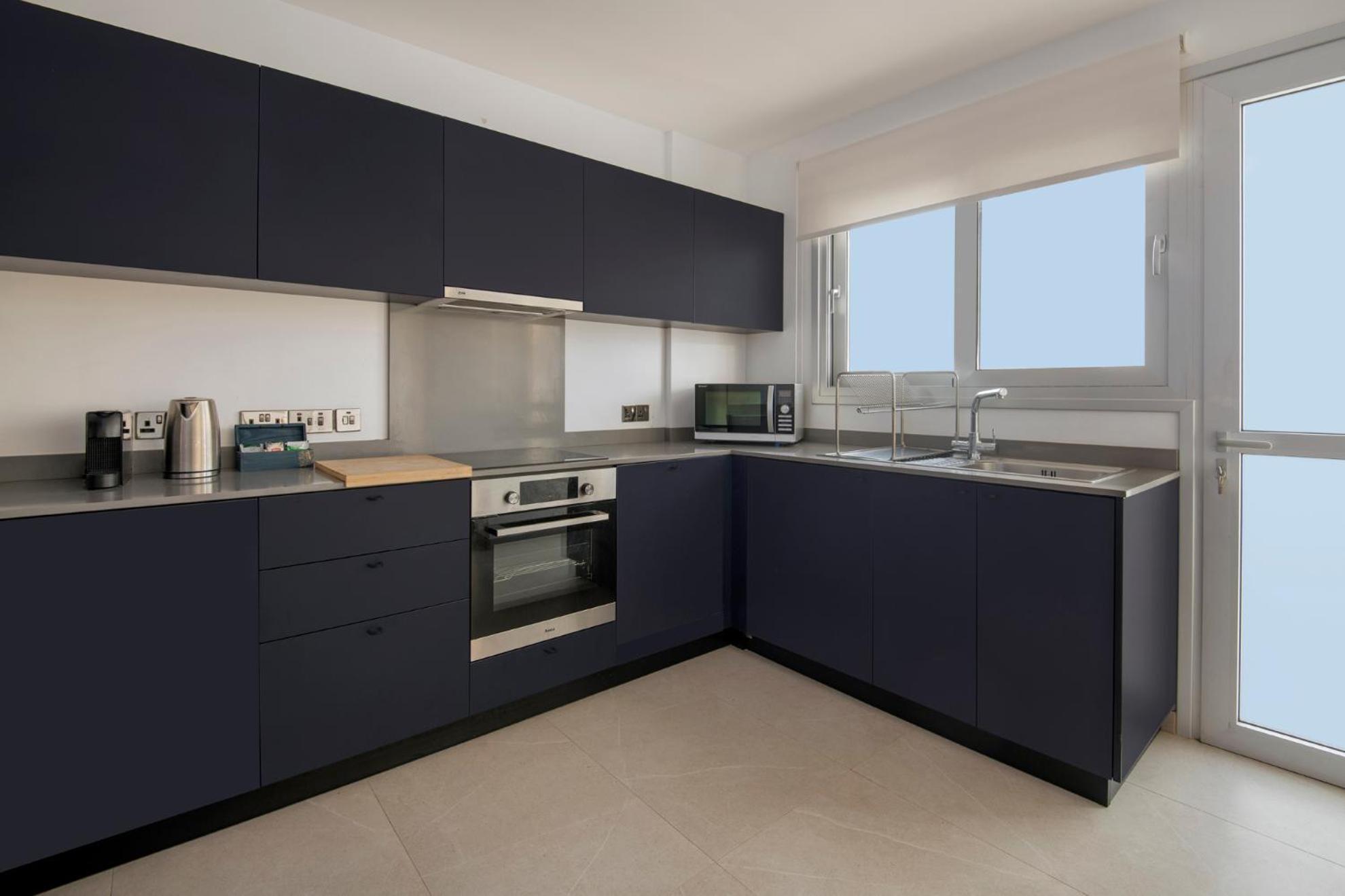Amazing Two Bedroom Apartment Larnaca Bagian luar foto