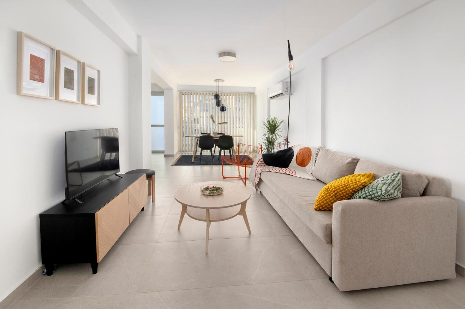 Amazing Two Bedroom Apartment Larnaca Bagian luar foto