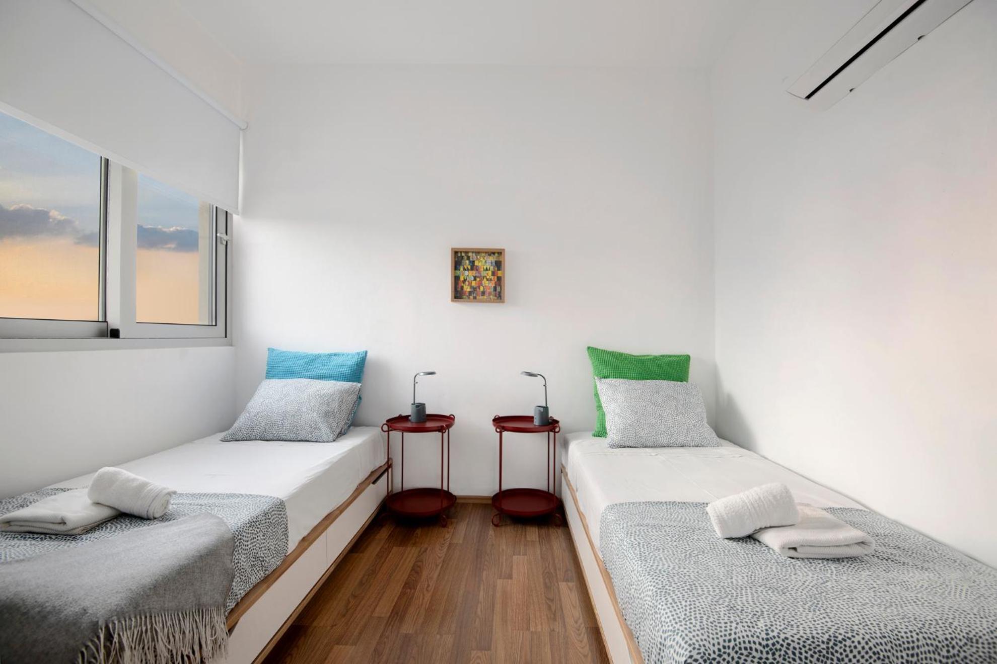 Amazing Two Bedroom Apartment Larnaca Bagian luar foto
