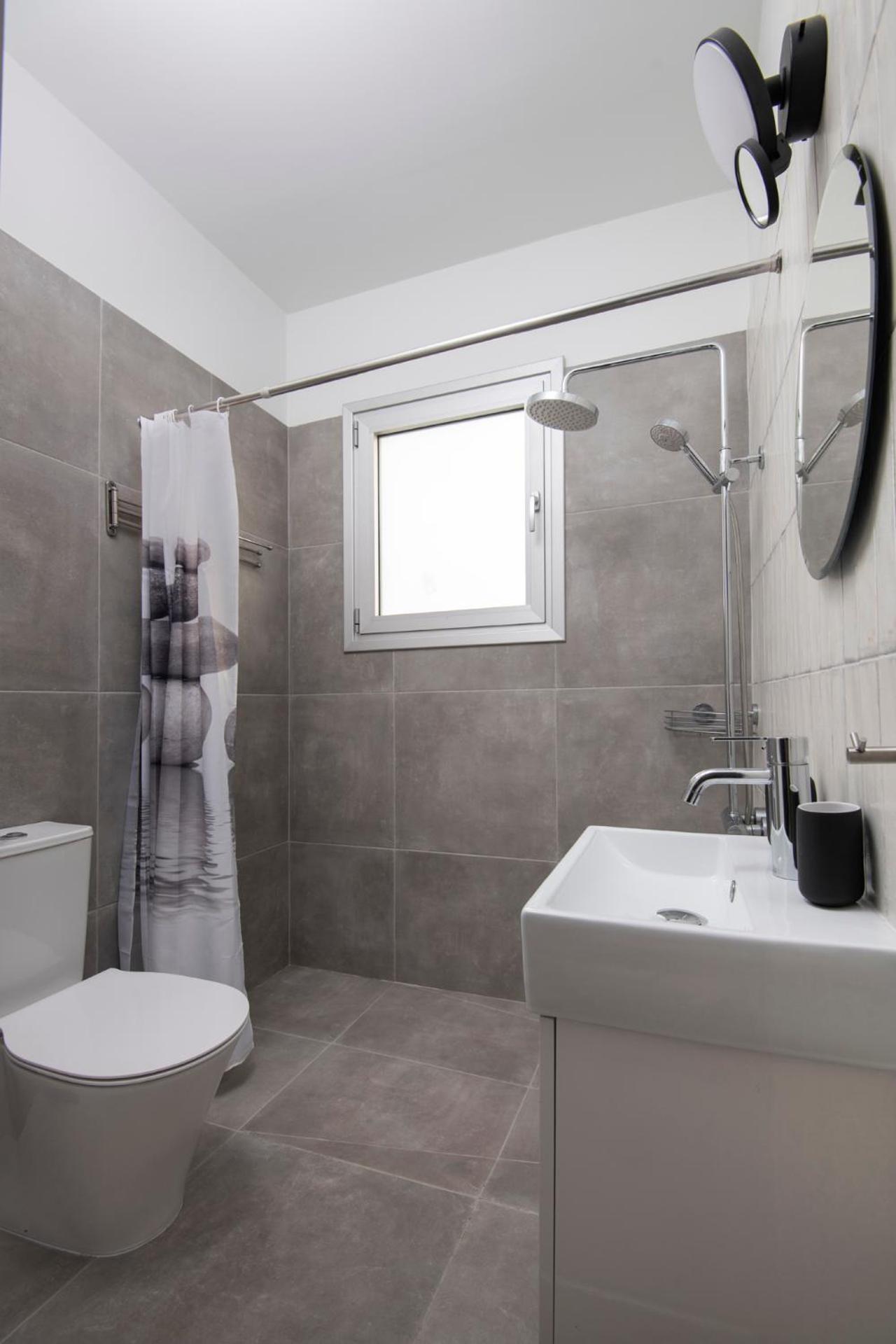 Amazing Two Bedroom Apartment Larnaca Bagian luar foto